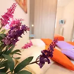 Casa Francesca Modern 3 Guest Flat With Ac & Wifi *