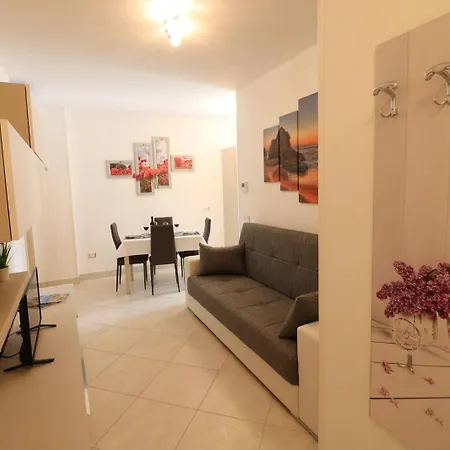 Casa Francesca Modern 3 Guest Flat With Ac & Wifi Otranto