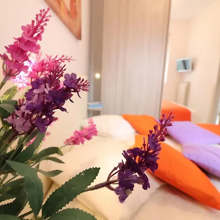 Casa Francesca Modern 3 Guest Flat With Ac & Wifi *